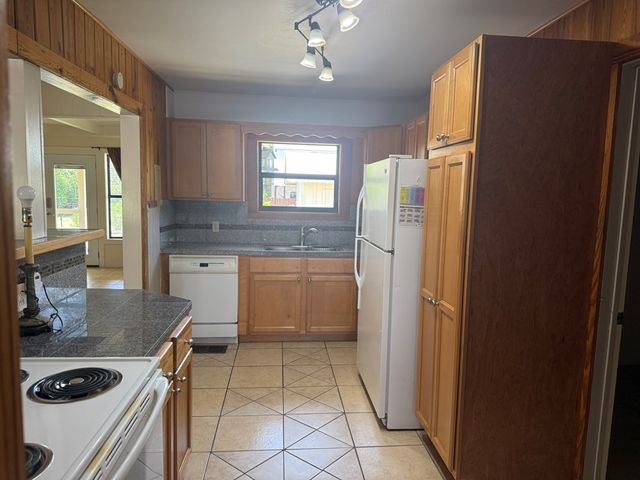 516 Harper Rd, Kerrville, TX 78028