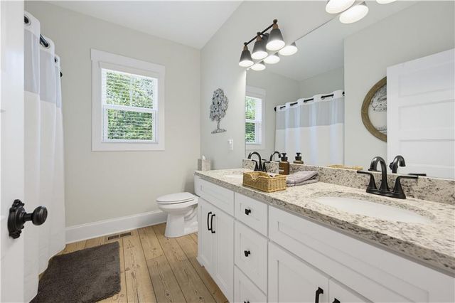 566 Roper Drive, Clarkesville, GA 30523