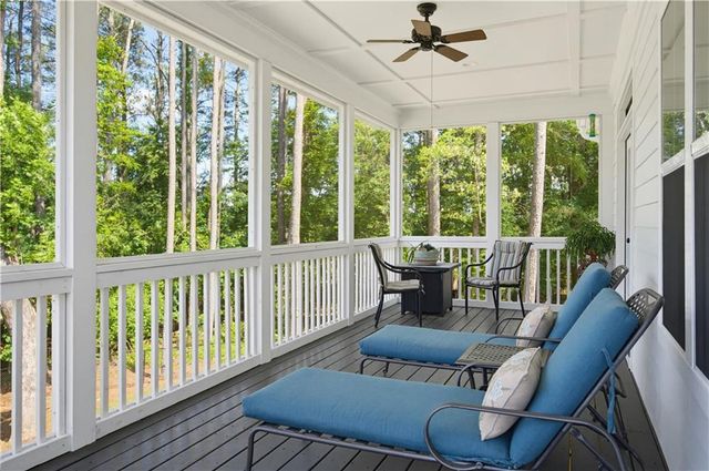 566 Roper Drive, Clarkesville, GA 30523