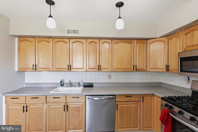 5 MCKINLEY AVE, Norwood, PA 19074