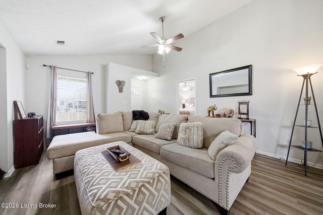 6103 Maravian Dr, Louisville, KY 40258