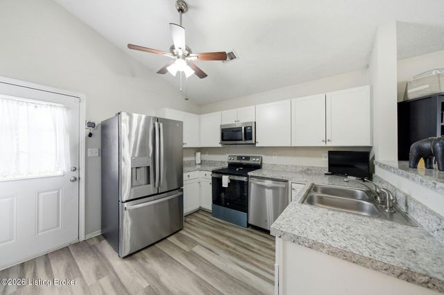 6103 Maravian Dr, Louisville, KY 40258