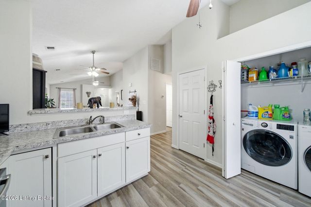 6103 Maravian Dr, Louisville, KY 40258