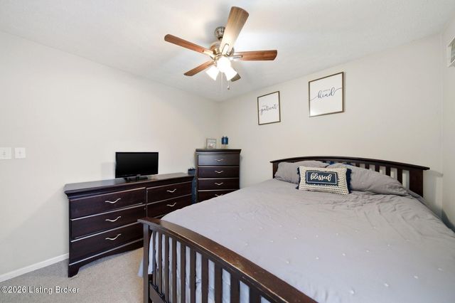 6103 Maravian Dr, Louisville, KY 40258