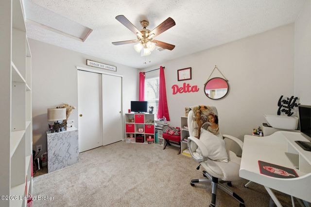 6103 Maravian Dr, Louisville, KY 40258