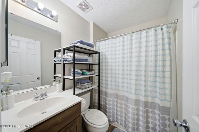 6103 Maravian Dr, Louisville, KY 40258