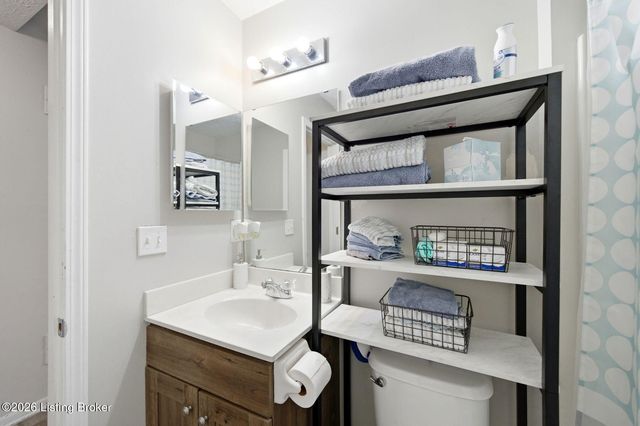 6103 Maravian Dr, Louisville, KY 40258