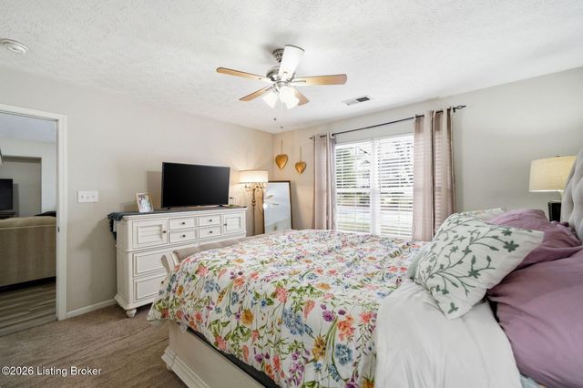 6103 Maravian Dr, Louisville, KY 40258