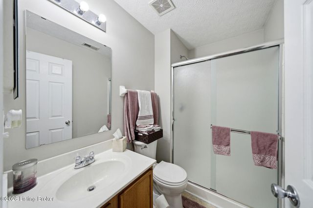 6103 Maravian Dr, Louisville, KY 40258