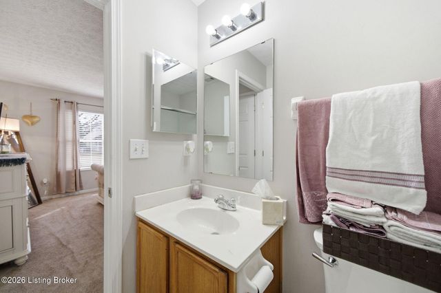 6103 Maravian Dr, Louisville, KY 40258