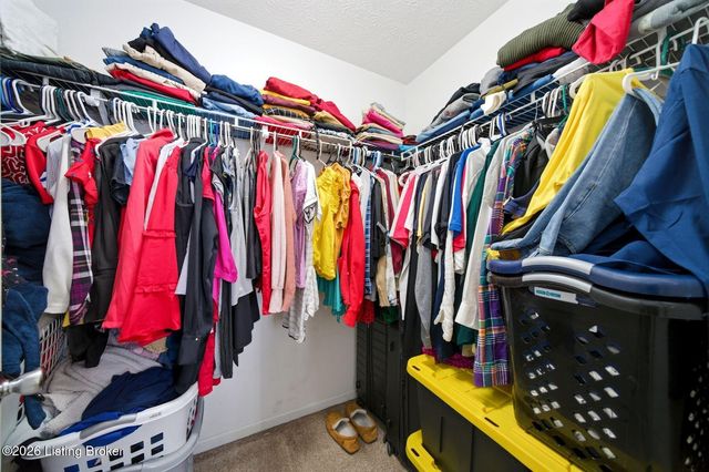 6103 Maravian Dr, Louisville, KY 40258