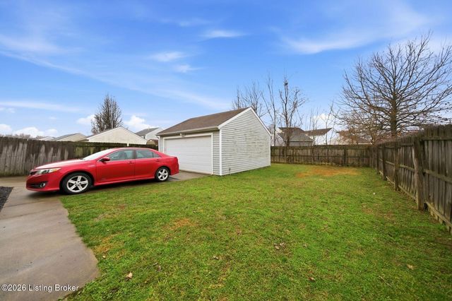 6103 Maravian Dr, Louisville, KY 40258