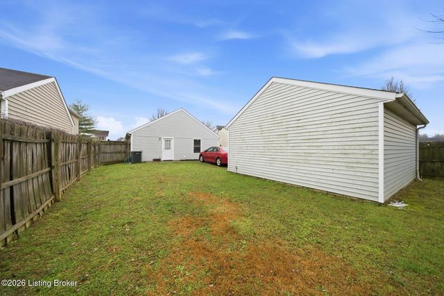 6103 Maravian Dr, Louisville, KY 40258