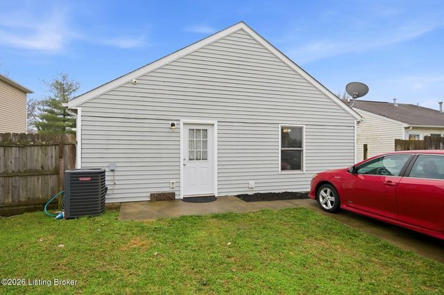 6103 Maravian Dr, Louisville, KY 40258