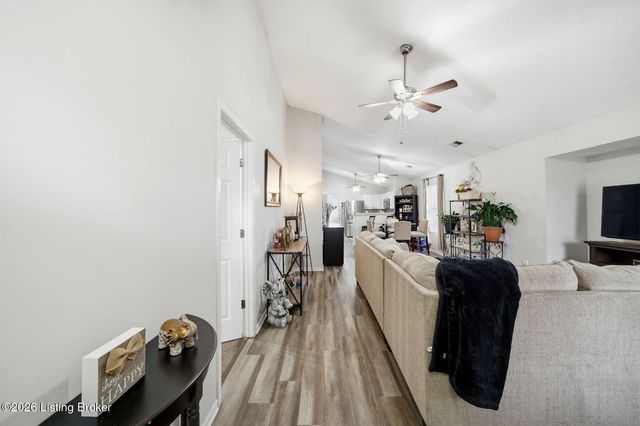 6103 Maravian Dr, Louisville, KY 40258