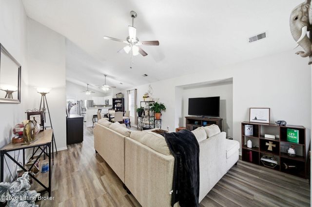 6103 Maravian Dr, Louisville, KY 40258