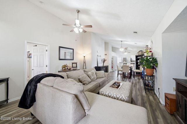 6103 Maravian Dr, Louisville, KY 40258