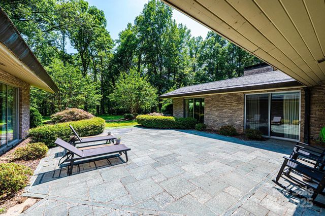 153 Hillhaven Place SE, Lenoir, NC 28645