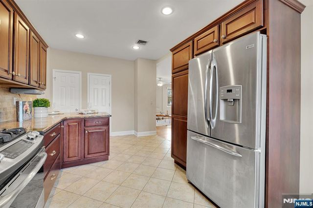 245 Kingsland Avenue, Lyndhurst, NJ 07071