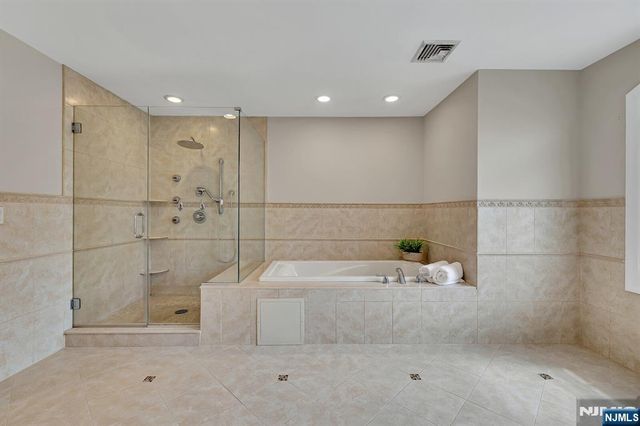 245 Kingsland Avenue, Lyndhurst, NJ 07071