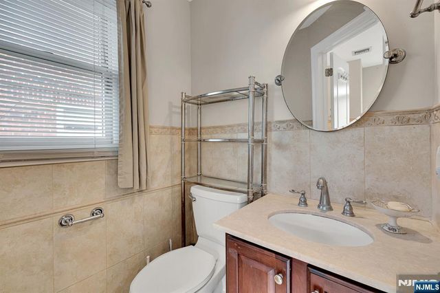 245 Kingsland Avenue, Lyndhurst, NJ 07071