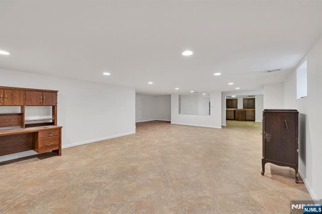 245 Kingsland Avenue, Lyndhurst, NJ 07071