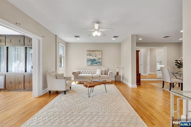 245 Kingsland Avenue, Lyndhurst, NJ 07071