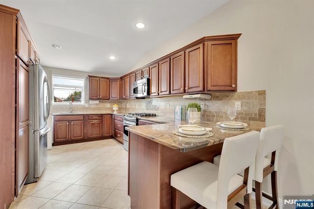 245 Kingsland Avenue, Lyndhurst, NJ 07071