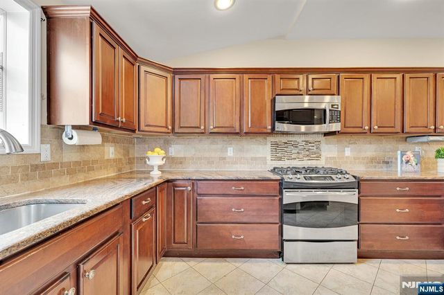 245 Kingsland Avenue, Lyndhurst, NJ 07071