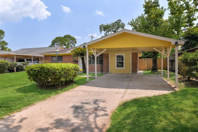 7405 Carver Avenue, Texas City, TX 77591
