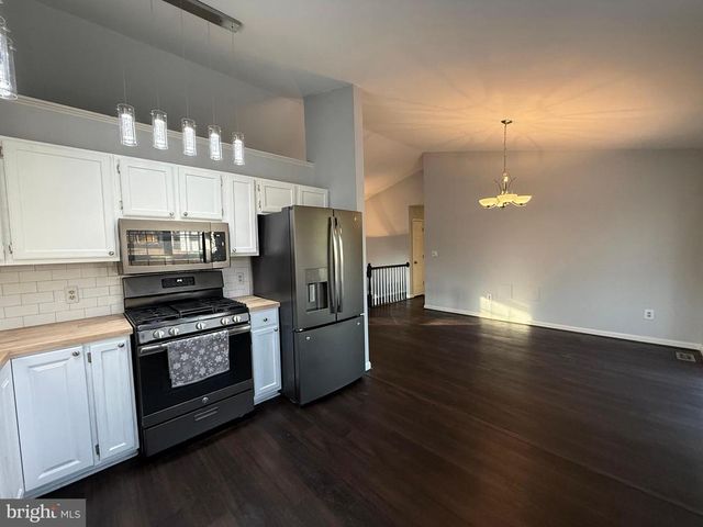 11114 ASCOT CIR, Fredericksburg, VA 22407