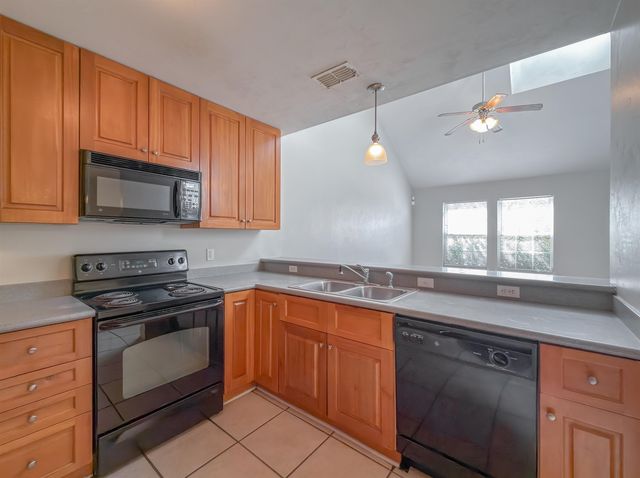 3289 Sawtooth Drive, Tallahassee, FL 32303