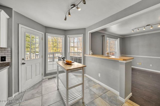 7121 Apple Orchard Ln, Crestwood, KY 40014