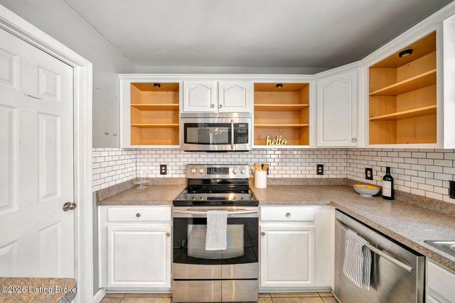 7121 Apple Orchard Ln, Crestwood, KY 40014