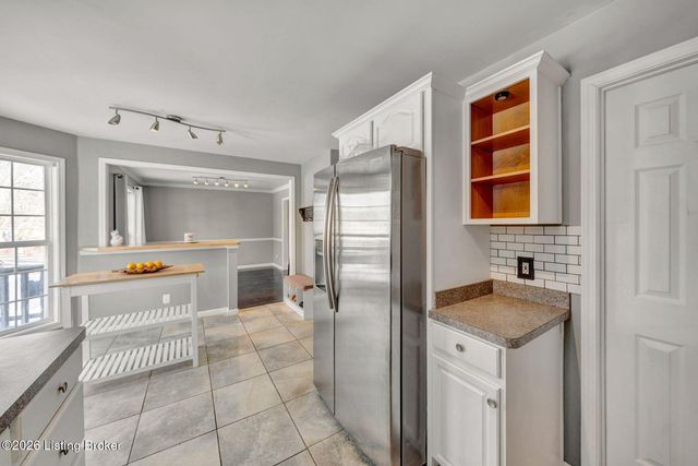 7121 Apple Orchard Ln, Crestwood, KY 40014