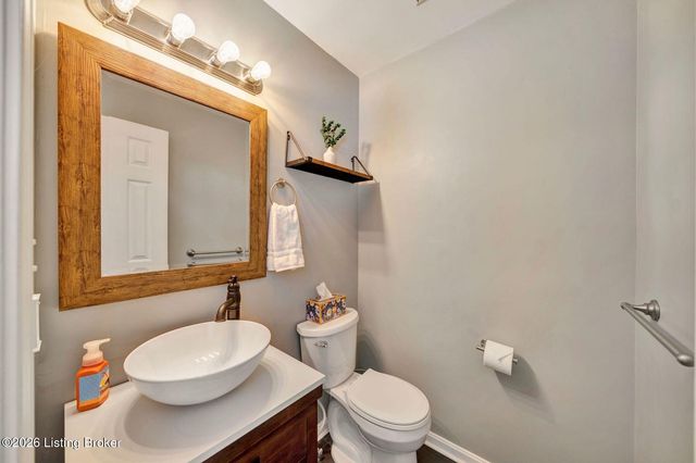 7121 Apple Orchard Ln, Crestwood, KY 40014