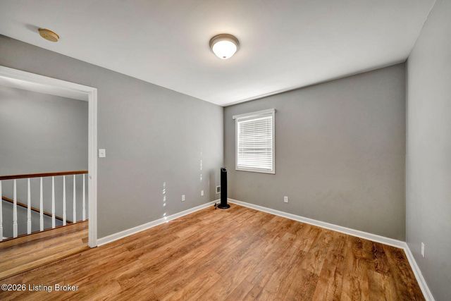 7121 Apple Orchard Ln, Crestwood, KY 40014