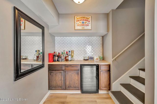 7121 Apple Orchard Ln, Crestwood, KY 40014