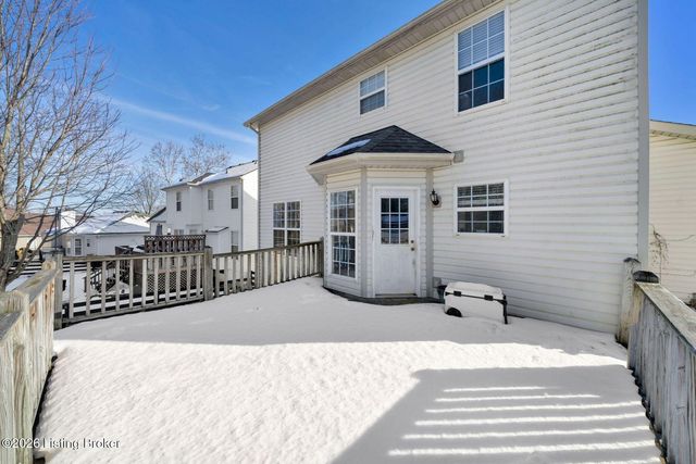 7121 Apple Orchard Ln, Crestwood, KY 40014