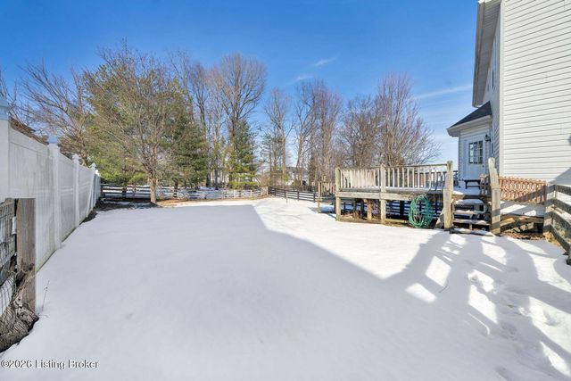 7121 Apple Orchard Ln, Crestwood, KY 40014