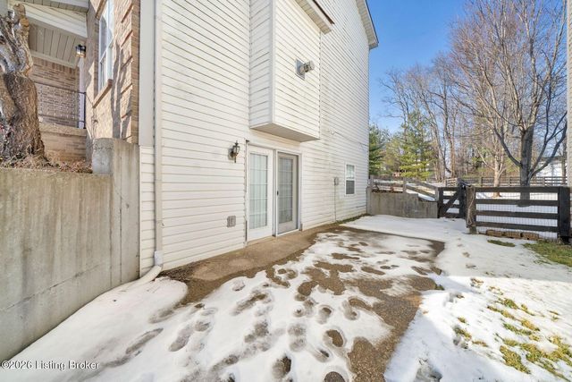 7121 Apple Orchard Ln, Crestwood, KY 40014