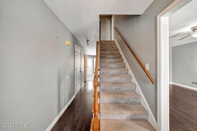 7121 Apple Orchard Ln, Crestwood, KY 40014