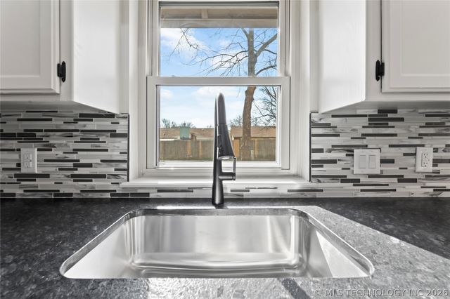 10924 E 66th Street, Tulsa, OK 74133