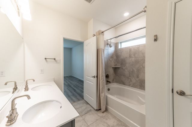 2701 Webb Avenue, Aubrey, TX 76227