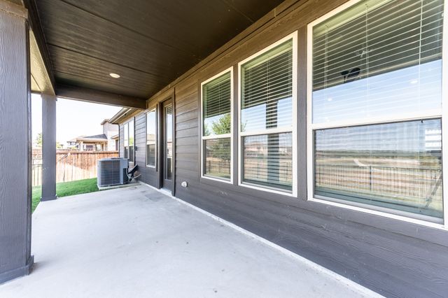 2701 Webb Avenue, Aubrey, TX 76227