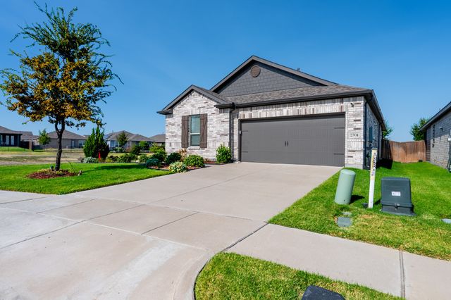 2701 Webb Avenue, Aubrey, TX 76227