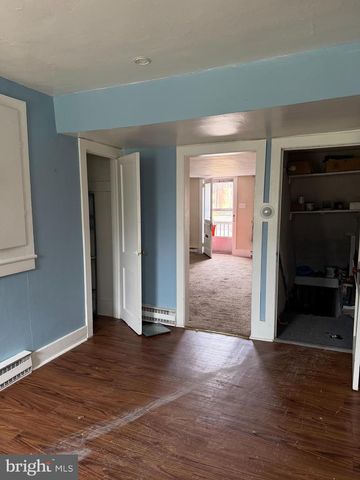 284 W STATE ST, Doylestown, PA 18901