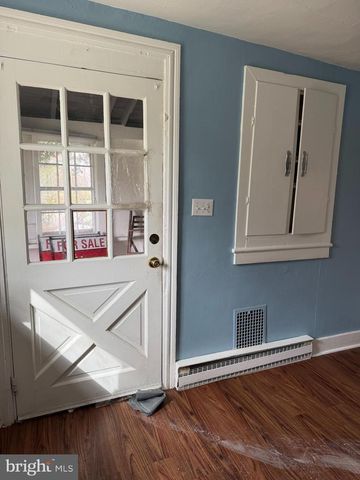 284 W STATE ST, Doylestown, PA 18901