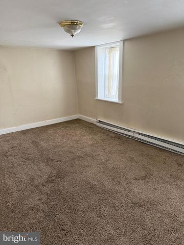 284 W STATE ST, Doylestown, PA 18901