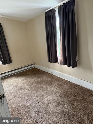 284 W STATE ST, Doylestown, PA 18901